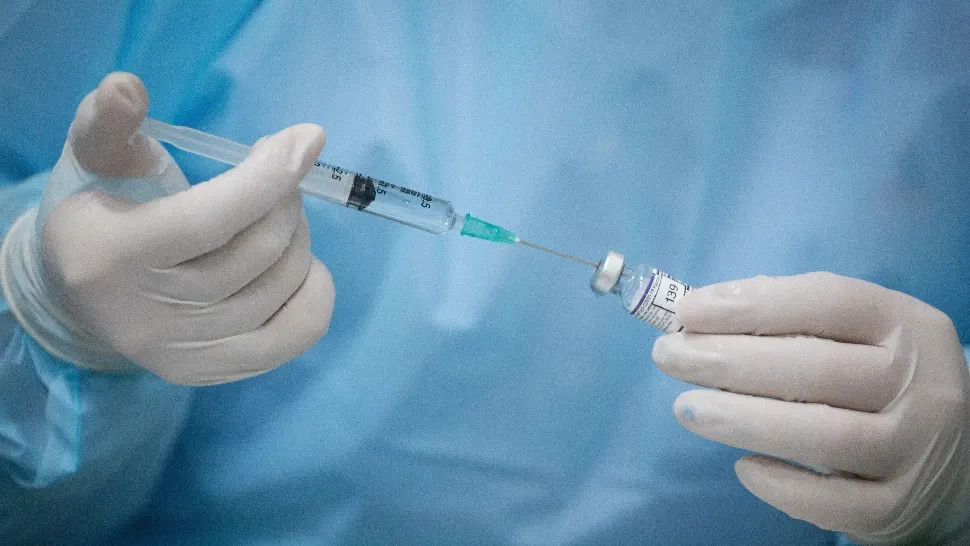 Grecia impune vaccinarea OBLIGATORIE împotriva COVID pentru persoanele de peste 60 de ani