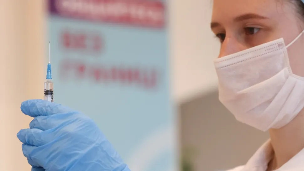 Prima țară din lume unde angajații care refuză vaccinrea vor putea fi demiși