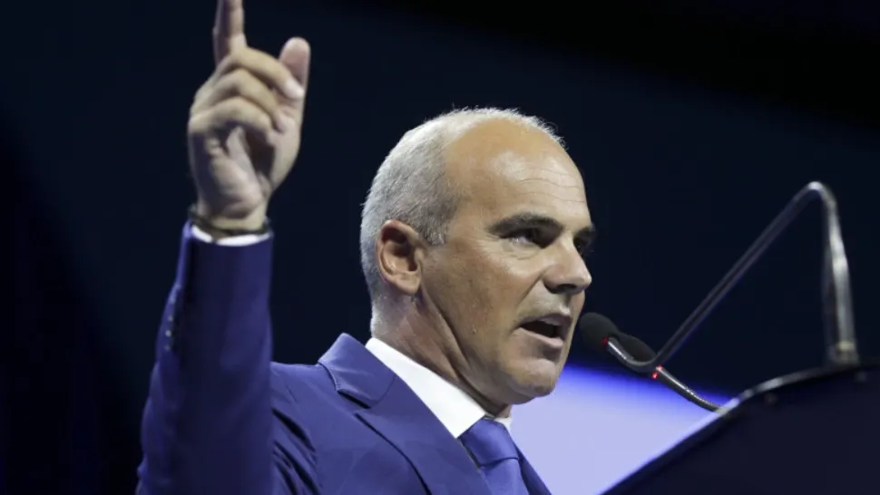 Rareș Bogdan susține majorarea salariilor profesorilor cu 25%: „Câciu să stea cu picioarele în apă rece și să dea banii!”