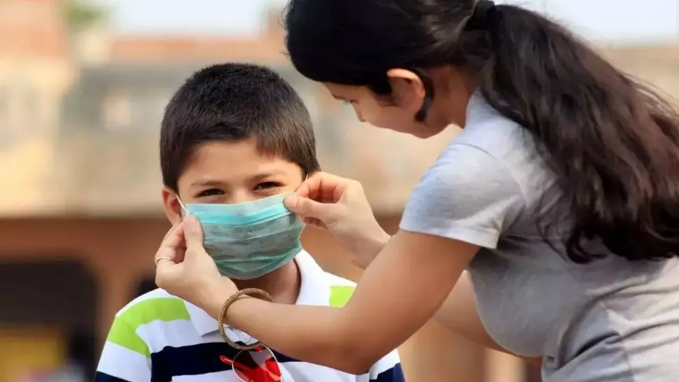 O nouă alertă la nivel MONDIAL! Simptome bizare OMICRON au fost identificate la copii. De ce se feresc medicii