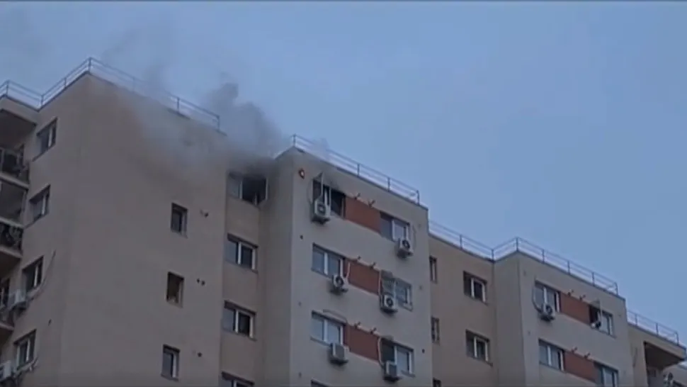 Apartament în FLĂCĂRI, în Capitală, în complexul unui celebru investitor în fotbal: Intervenție extrem de DIFICILĂ 