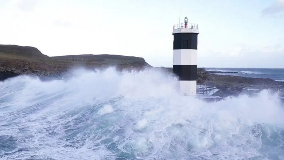FOTO | Marea Britanie și Irlanda în fața furtunii Barra. Vântul puternic și ploile abundente provoacă probleme în Regat 