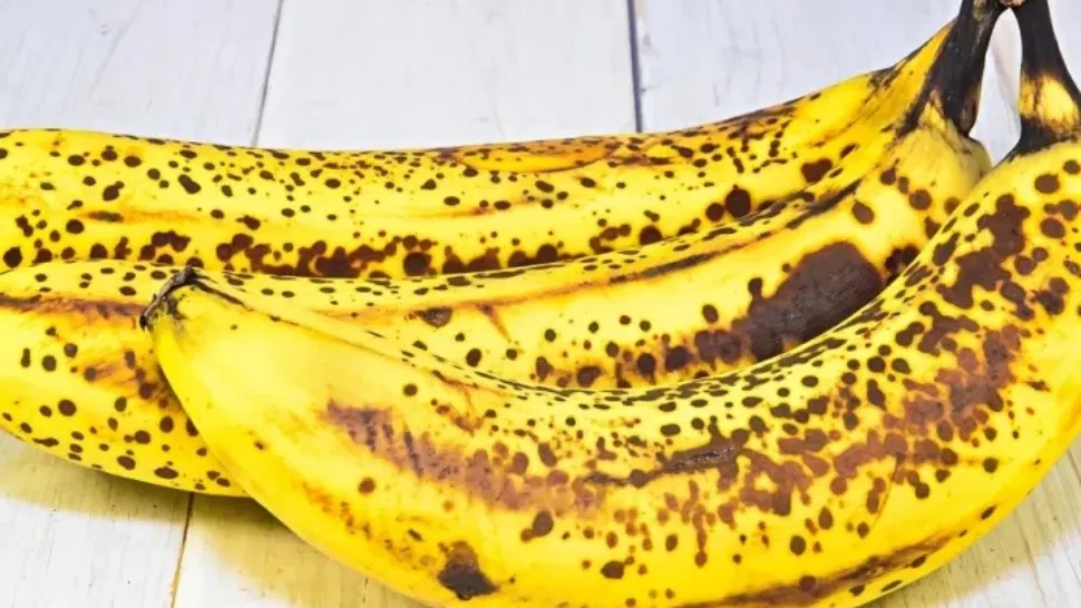 Cât de sănătoase sunt, de fapt, bananele cu pete maronii. Ce se întâmplă în corpul tău când le consumi