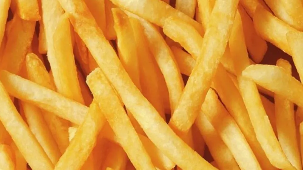 Cel mai mare lanț de fast-food, lovit de pandemie și schimbările climatice: porțiile de cartofi prăjiți, micșorate de Crăciun