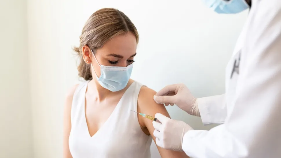 Bilanțul vaccinării s-a prăbușit, în plin val 5 de infectări, în România - Sub 1.000 de persoane s-au vaccinat în ultimele 24 de ore