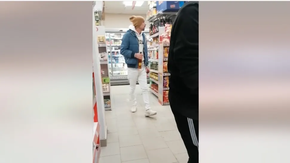 Caz șocant într-un magazin din Dolj. Mai mulți oameni au fost sechestrați în supermarket după ce un individ a pornit un scandal cu angajații