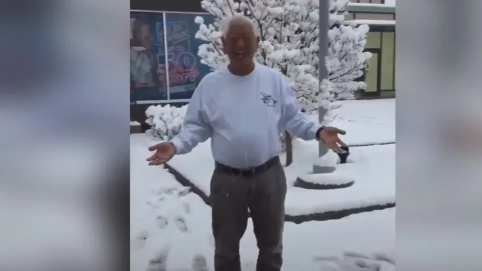 INEDIT. După 3 ani și jumătate, locuitorii din Hawaii se bucură din nou de zăpadă VIDEO