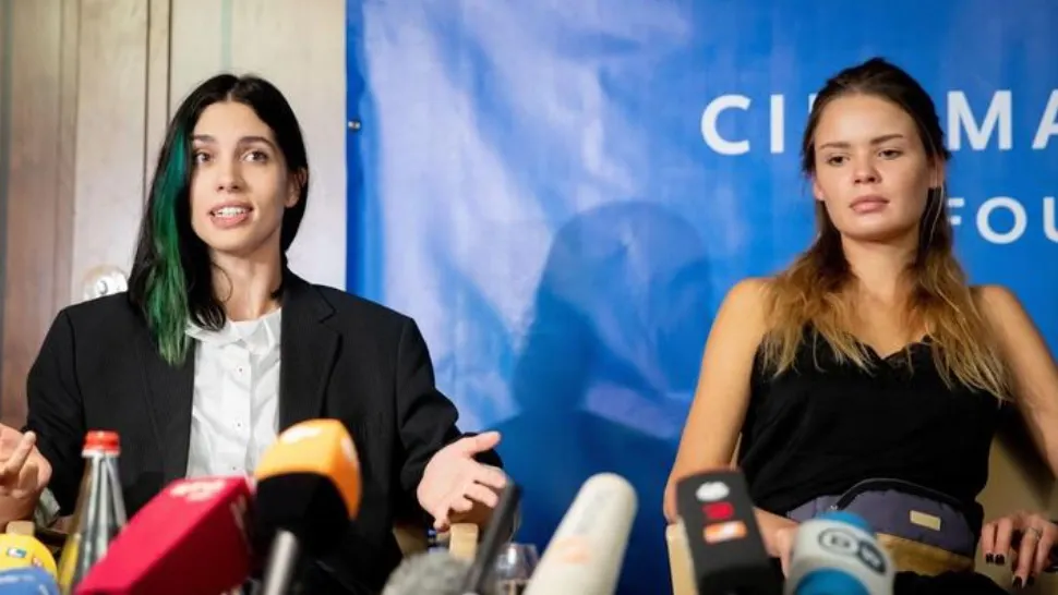 Două membre Pussy Riot, pe lista trădătorilor de țară în Rusia. Un cunoscut scriitor de satiră, catalogat drept ''agent al străinătății''