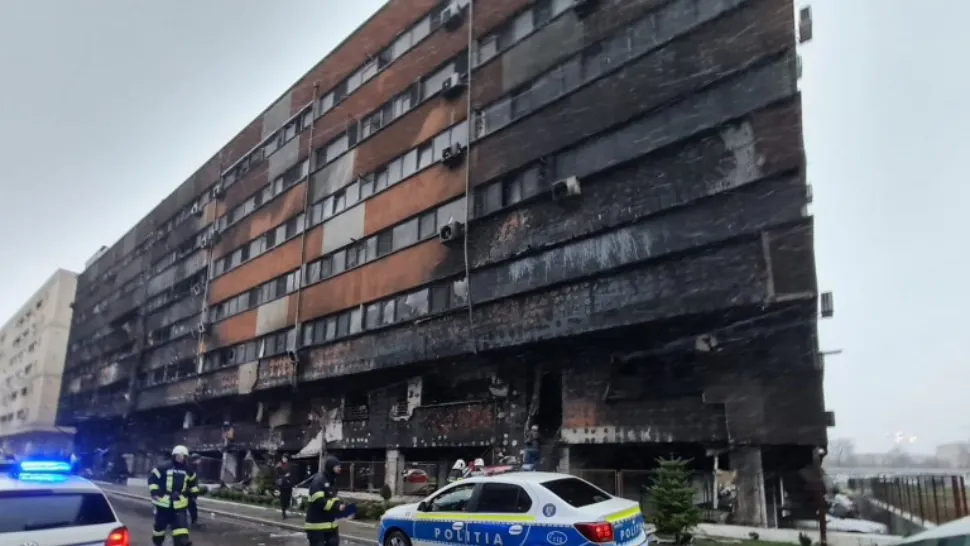 Anchetă la Constanţa sub aspectul comiterii infracţiunii de distrugere prin incendiere în cazul blocului cuprins de flăcări