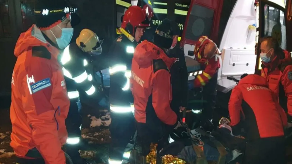FOTO | Intervenție de urgență a salvatorilor montani. O tânără mutilată a fost găsită în pădurea de lângă Brașov 