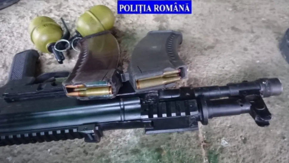 Bărbat reținut pentru nerespectarea regimului armelor și munițiilor și contrabandă calificată: Ce au descoperit oamenii legii la percheziții