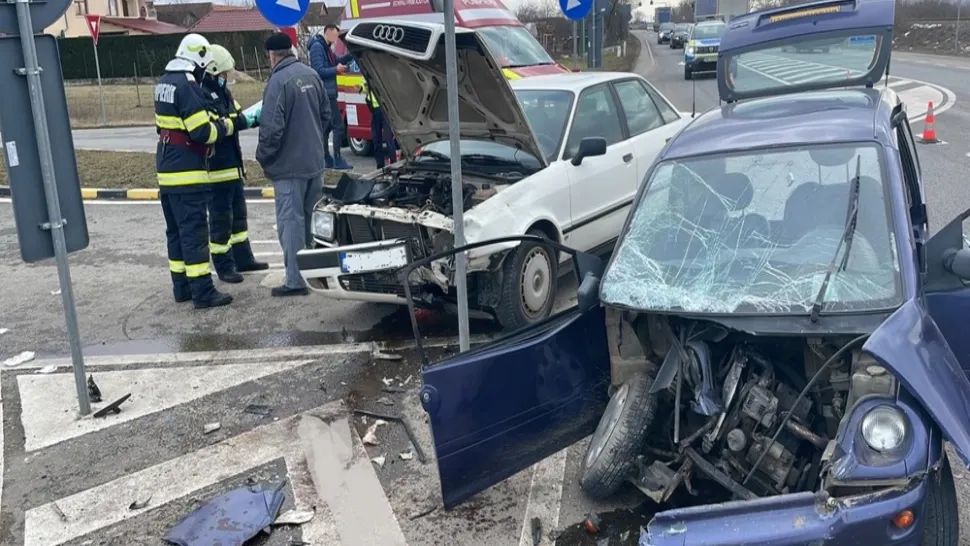 FOTO/ Accident cu 3 victime în Bihor! A fost solicitat elicopterul SMURD 