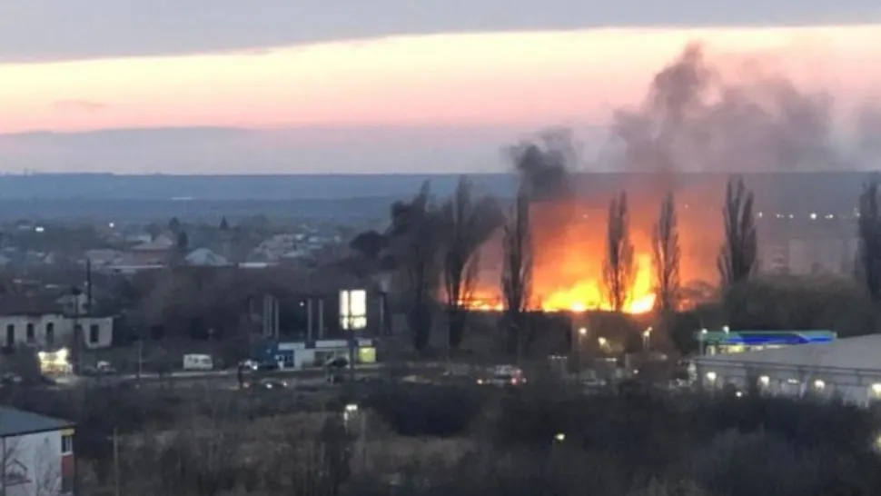 Incendiu de proporții în Giurgiu. Arde vegetație uscată și izolația țevilor de căldură