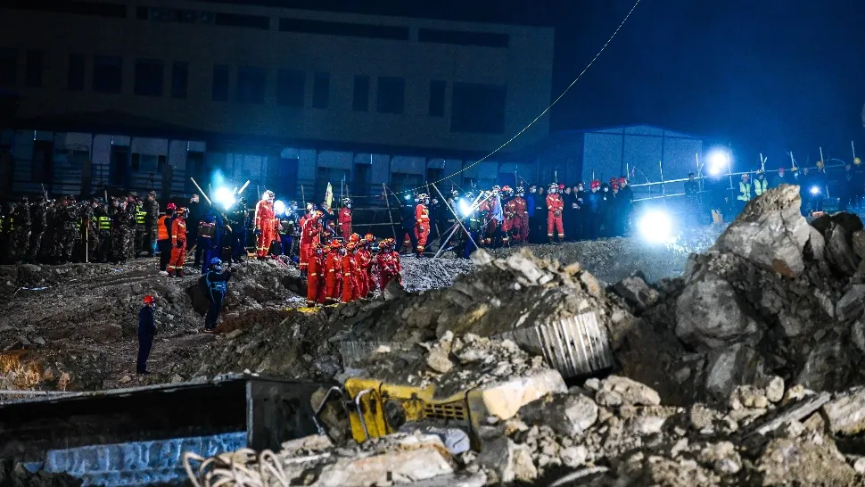 Bilanț NEGRU în urma unei alunecări de teren pe un şantier: cel puțin 5 persoane AU MURIT și alte 9 DISPĂRUTE, în China - Imaginile DEZASTRULUI