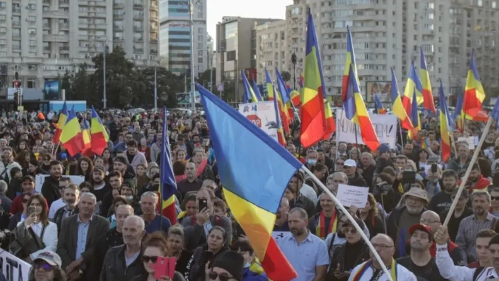 PROTEST amplu în Capitală - Revoltă față de restricții și vaccinare, după decizia CCR, la 2 ani de pandemie