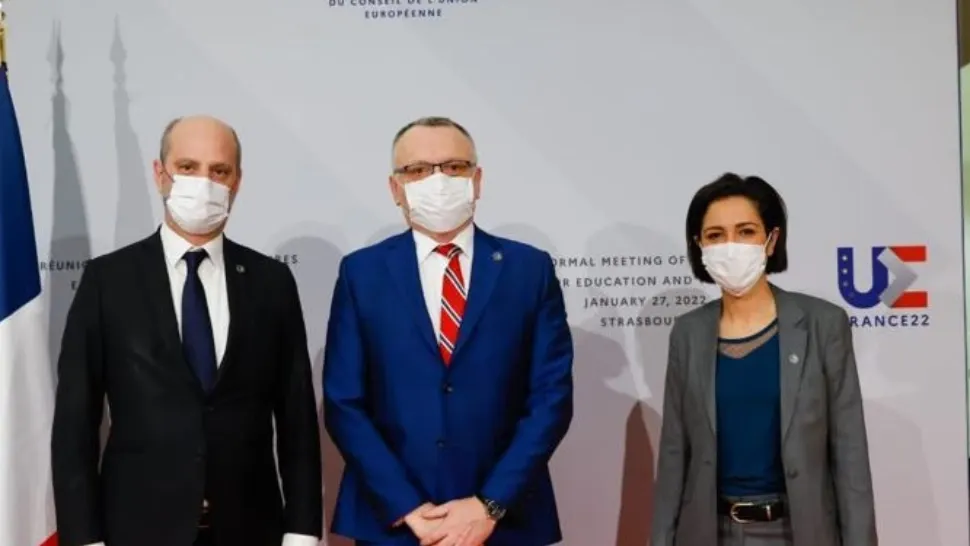 Sorin Cimpeanu: „Şcolile trebuie să se închidă ultimele şi să se deschidă primele. E dramatic să le treci în online fără a fi pregătite”