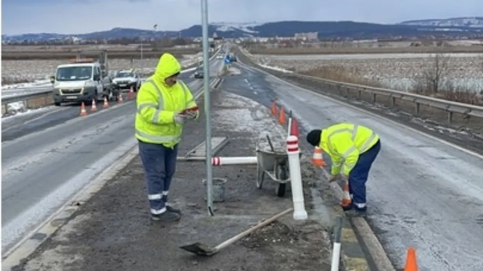 Corpurile de iluminat furate de pe DN1, găsite în locuința unui bărbat. Acesta a fost arestat