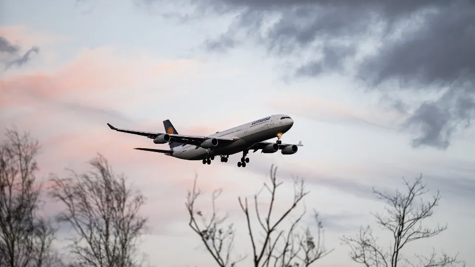 Marea Britanie interzice avioanele rusești civile în spațiul său aerian