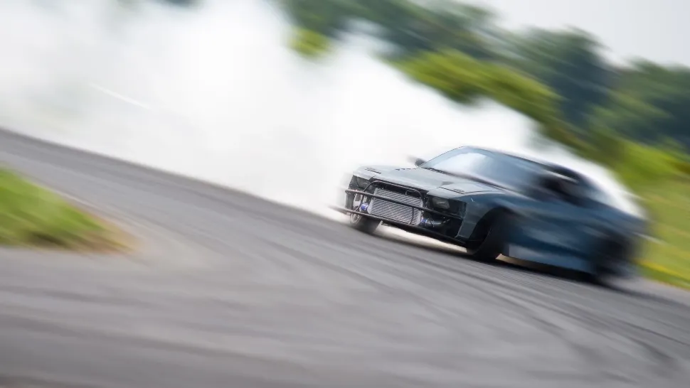 VIDEO | Drifturi ilegale terminate prost pentru doi tineri teribiliști din Alba