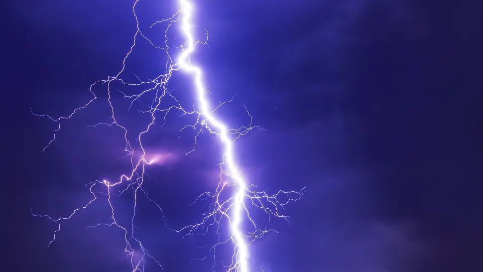 VIDEO | Recorduri impresionante: Cel mai mare fulger din lume s-a întins pe 768 de kilometri. Cel mai lung a durat 17 secunde