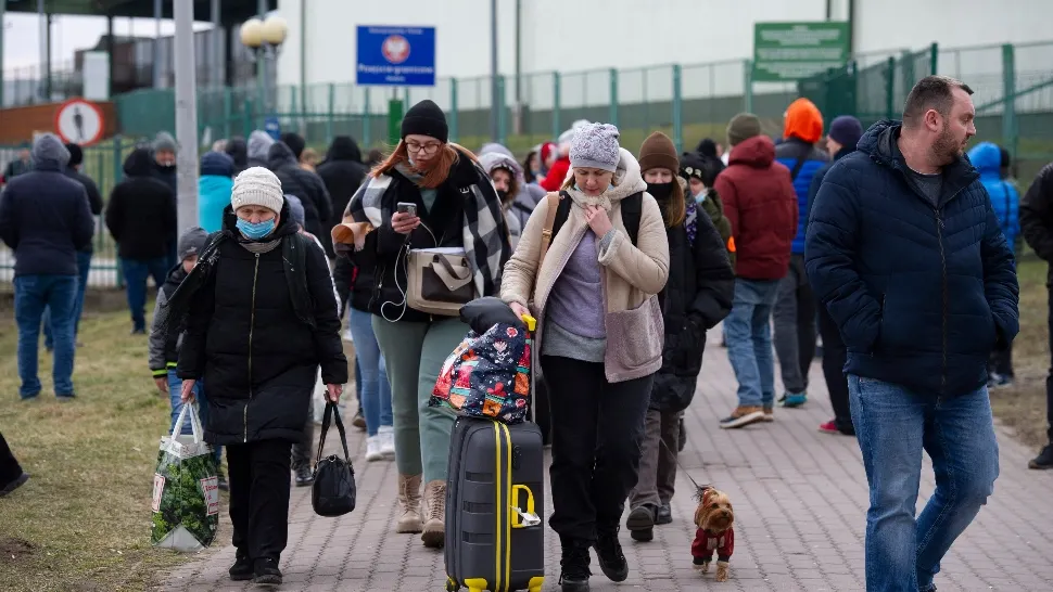 Primii refugiaţi ucraineni au fost cazaţi la Piatra-Neamţ. Zeci de adulţi şi copii