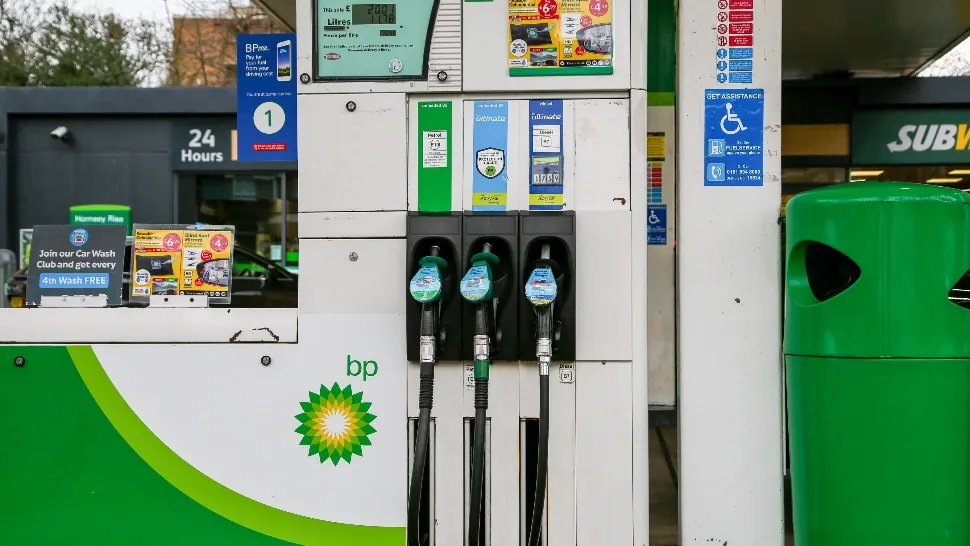 Gigantul petrolier BP va renunța la pachetul de acțiuni pe care le deținea la compania rusă Rosneft, după invazia în Ucraina
