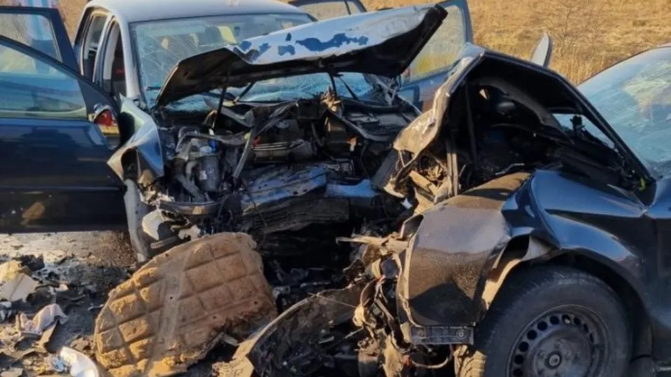 Carambol pe DN1, în Otopeni. Trei victime rezultate în urma accidentului, una este prinsă între fiarele contorsionate. Traficul este blocat pe ambele sensuri