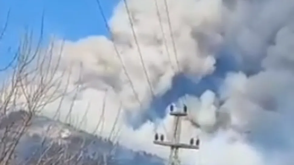 VIDEO Imagini apocaliptice în jud. Buzău, 2 avioane militare trimise să stingă INCENDIILE URIAȘE de vegetație