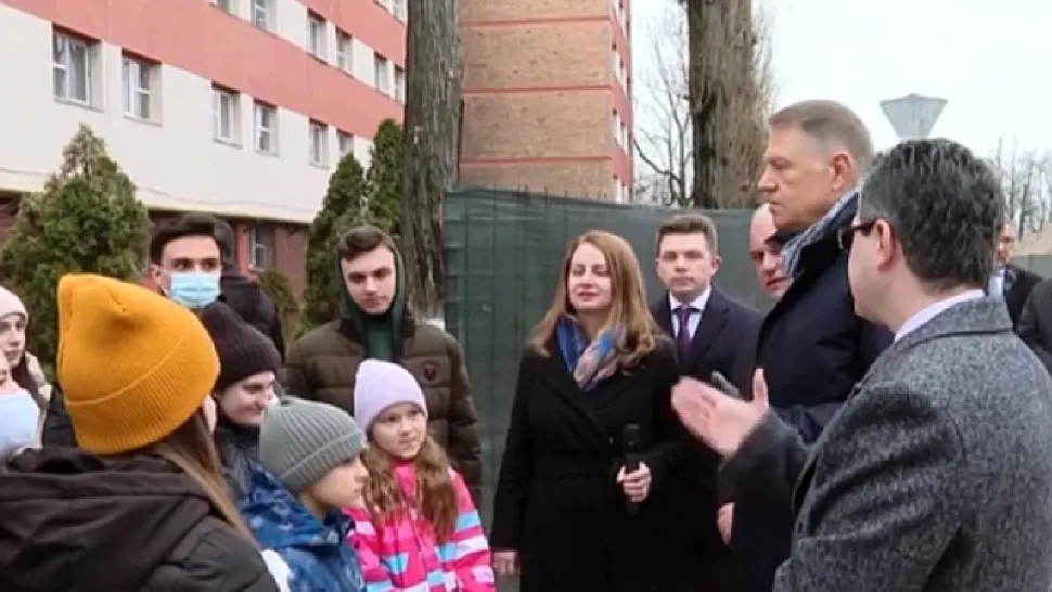 Gafă de proporții a președintelui Iohannis. Le-a spus copiilor ucraineni că războiul este "AIUREA"
