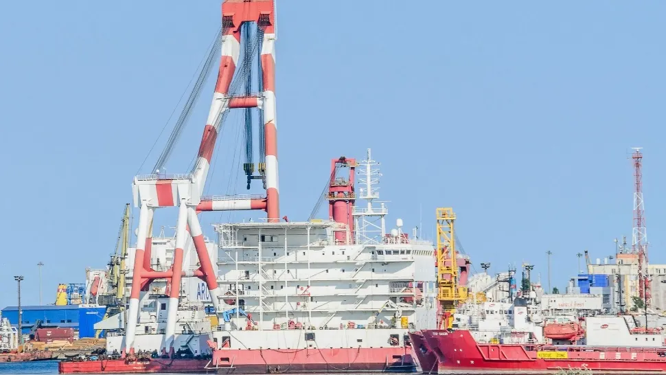 Porturile de la Marea Neagră au fost închise din cauza vântului puternic