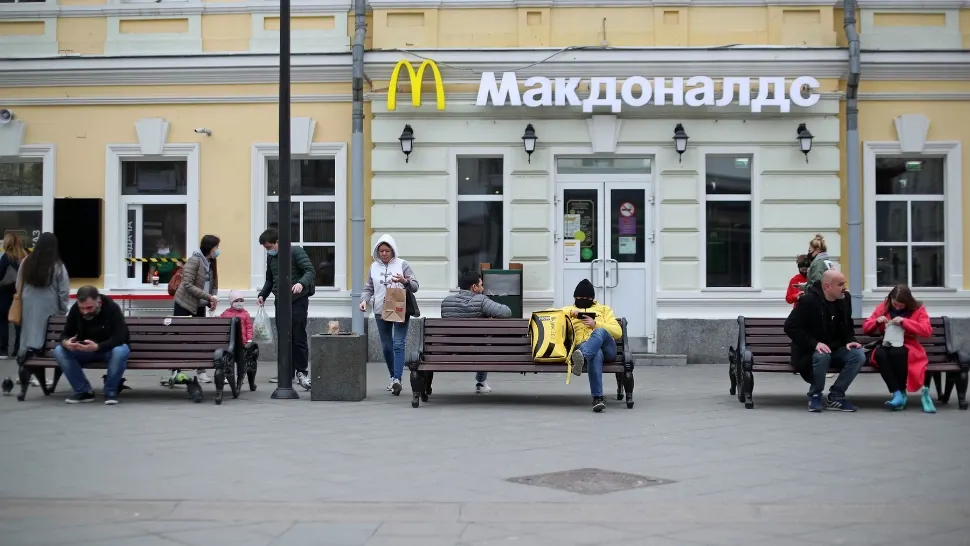 Cozi interminabile la restaurantele McDonald's din Rusia, după anunțul închiderii acestora