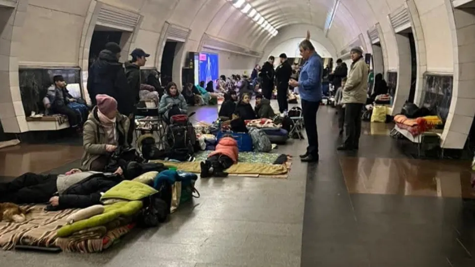 Război Ucraina. SUNĂ sirenele în Kiev! Se așteaptă ATACUL rușilor - 15 MII de oameni, adăpostiți la metrou