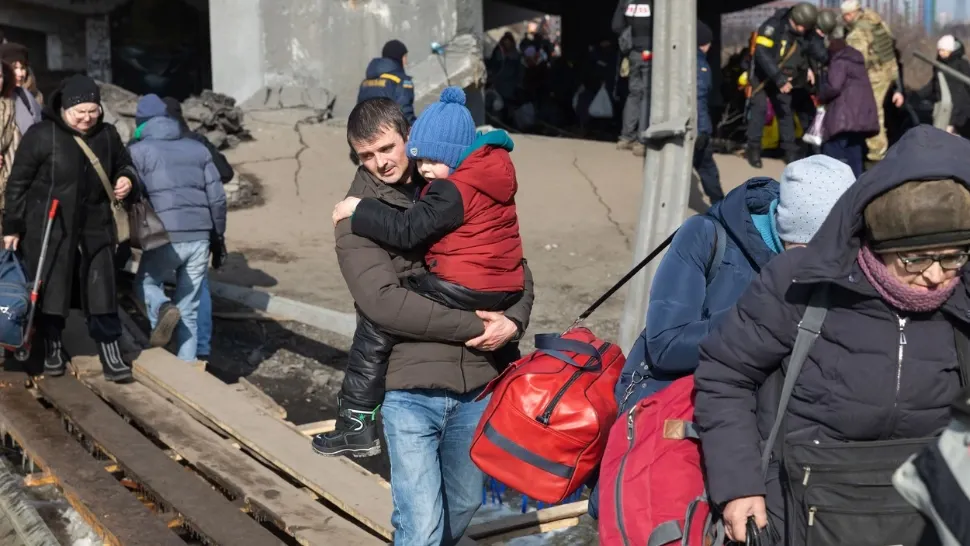 Ucraina deschide culoarele umanitare pentru evacuarea civililor - Trebuie deminat traseul spre Mariupol, blocat și devastat de ruși