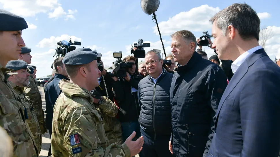 Klaus Iohannis și Nicolae Ciucă, la Baza Mihail Kogălniceanu: „Vom răspunde robust la orice provocare sau amenințare posibilă”