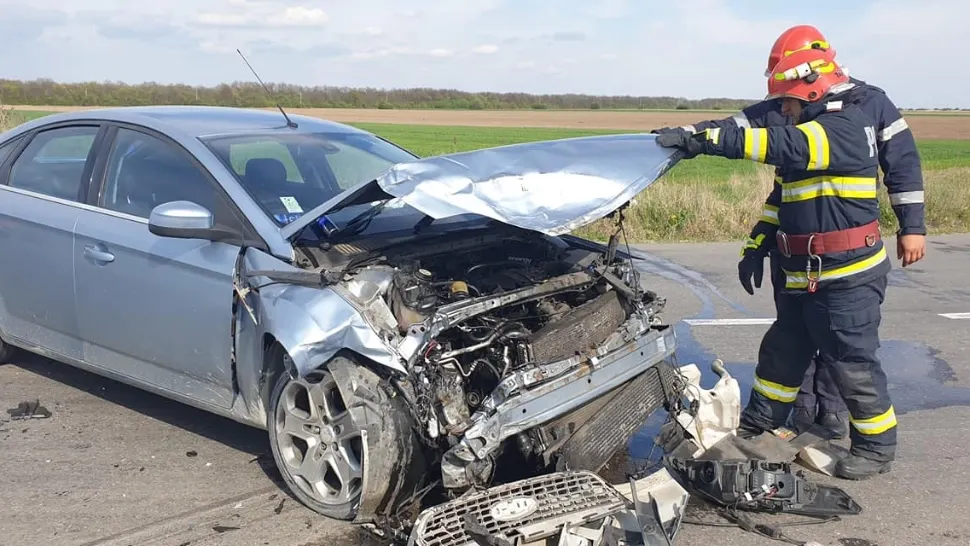 FOTO | Accident cumplit în Teleorman. Patru persoane au fost rănite