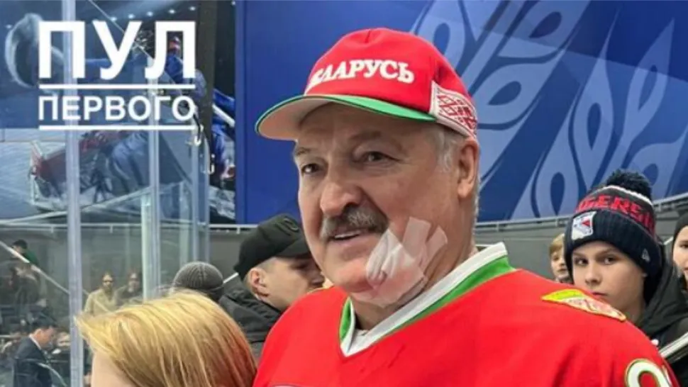 Lukashenko, lovit în față, la un meci de hochei: cum s-a RĂNIT liderul de la Minsk
