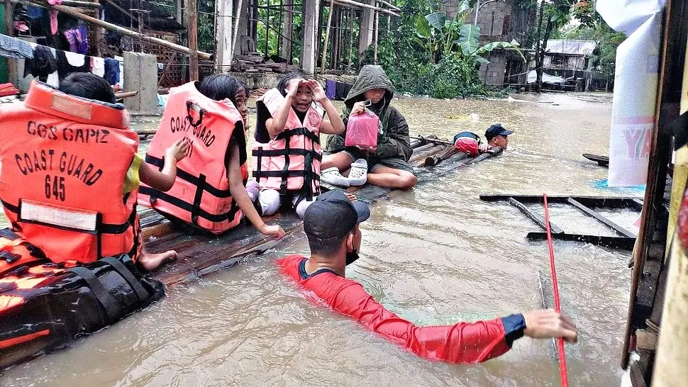 Bilanţ NEGRU în urma inundaţiilor: cel puțin 28 MORȚI și ZECI de dispăruți, în Filipine