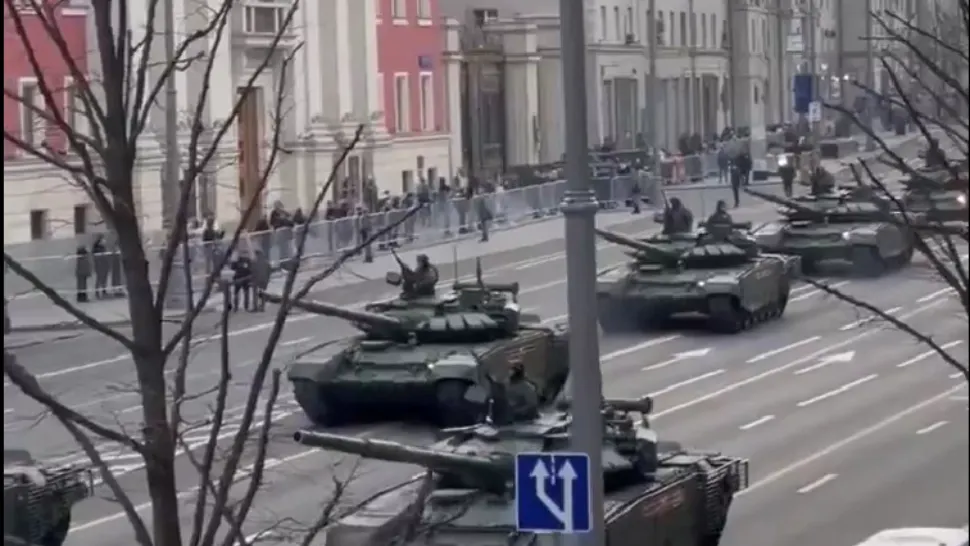 Rusia se pregătește pentru o paradă masivă de Ziua Victoriei - Declanșatorii războiului ar putea sărbători inclusiv la Mariopol