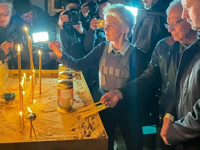 Galerie FOTO. Șefa Comisiei Europene, în fața ororilor rușilor asupra ucrainenilor din Bucha - Mesaj tulburător - VIDEO