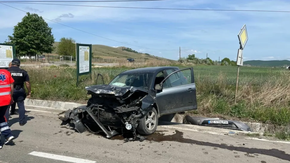  Trei ucraineni au ajuns la spital în urma unui accident teribil, în județul Tulcea. A intervenit elicopterul SMURD - FOTO-VIDEO