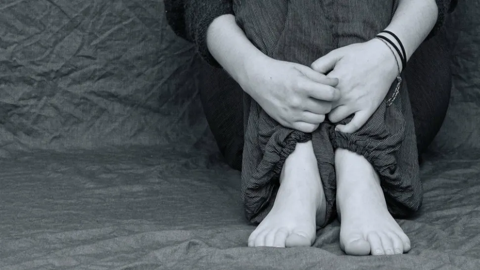 Copilă de doar 12 ani, hărțuită și amenințată de colegi! Totul a pornit de la un fost iubit: ce IMAGINI a publicat pe internet