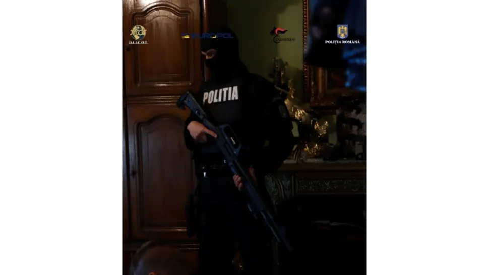 Percheziţii de AMPLOARE în Bistriţa-Năsăud şi Maramureş, într-un dosar de tâlhărie, furt și înșelăciune: 59 de persoane, reținute. În ce țări europene acționau hoții