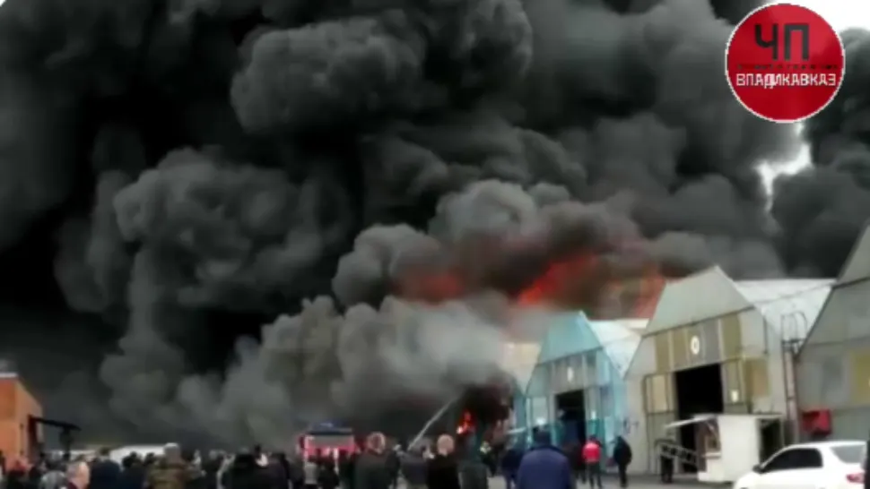 Arde o piață din orașul rusesc Vladikavkaz! Imagini APOCALIPTICE
