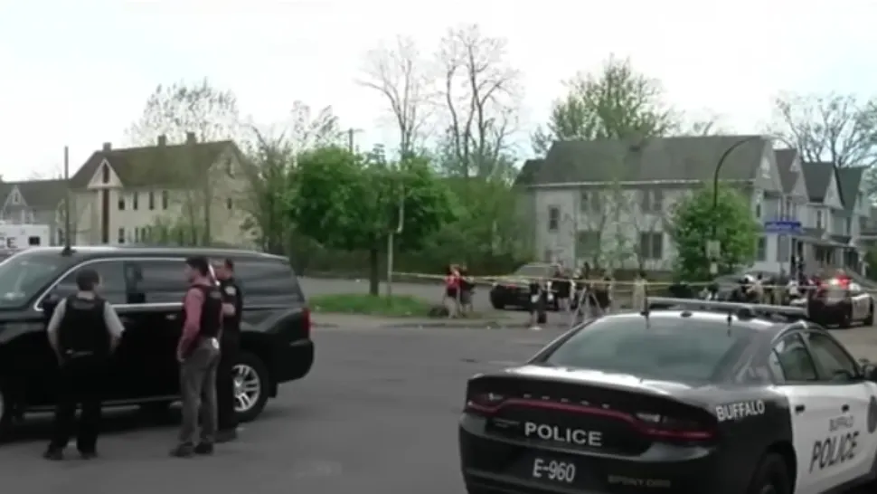 10 oameni, UCIȘI după un atac armat într-un supermarket din SUA. Scene ȘOCANTE - VIDEO