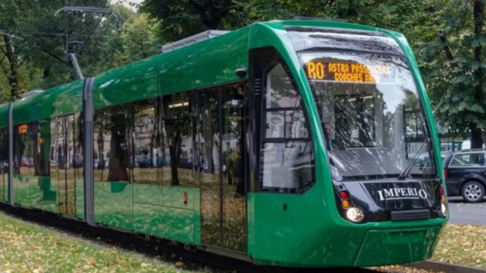 Primarul Nicușor Dan anunță că primul tramvai modern este, de marți, pe străzile Capitalei - VIDEO