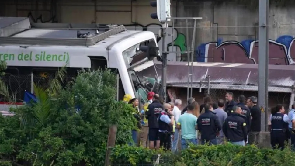 Zeci de victime în urma unui accident feroviar cumplit, în Spania - VIDEO
