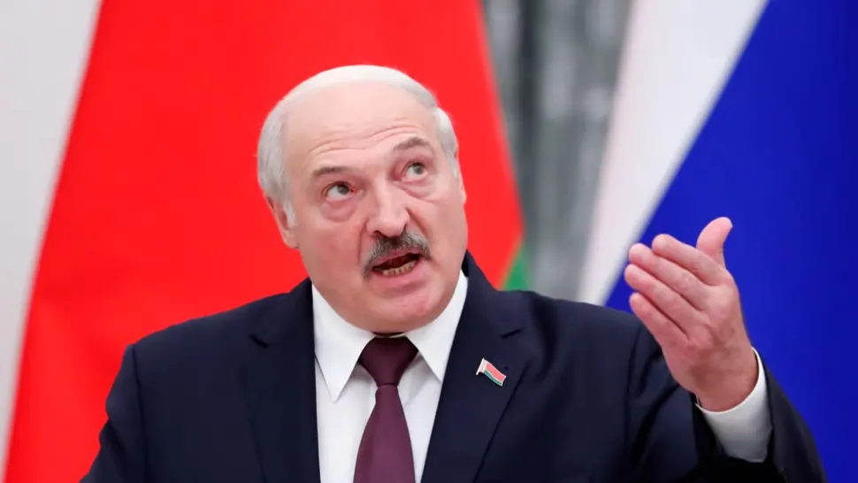 Lukașenko îl lasă în ofsaid pe Putin - Președintele Belarus evită participarea directă în războiul din Ucraina