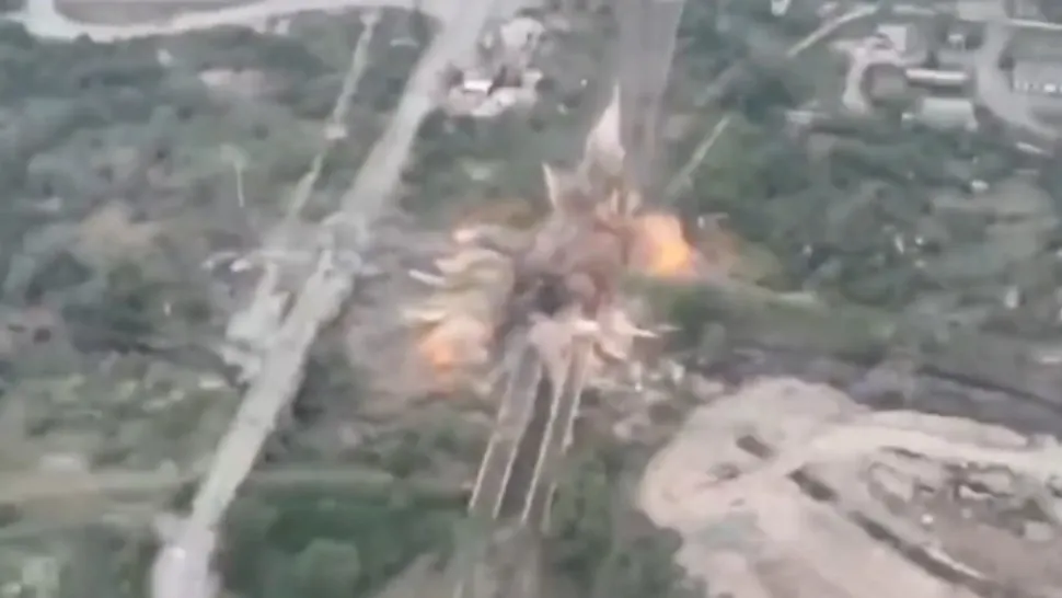 VIDEO - Trupele ucrainene aruncă în aer podul Lugansk - Scopul operațiunii speciale de securitate 