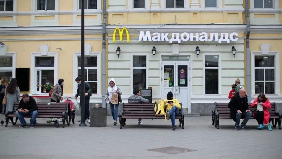 McDonald's părăsește Rusia, pe mâinile cui ajung restaurantele americanilor