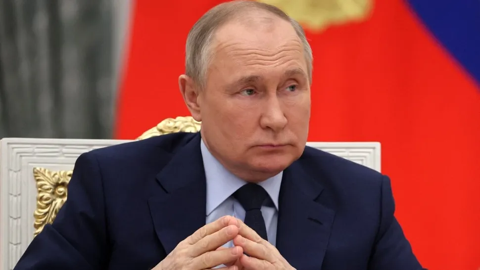 Putin, mișcări necontrolate în timpul întâlnirii cu Lukașenko. Suspiciuni privind agravarea stării sale de sănătate - VIDEO